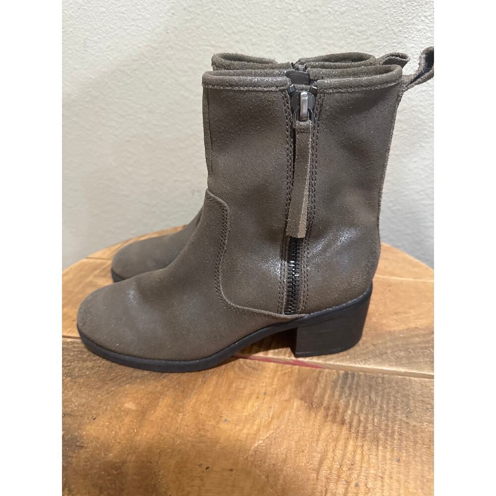 Clarks Women's Nevella Devon Boot size 6.5 - Picture 3 of 7